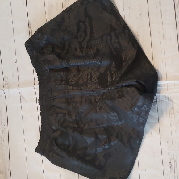 Marika Athletic Shorts Black Camo Large - Picture 2 of 3